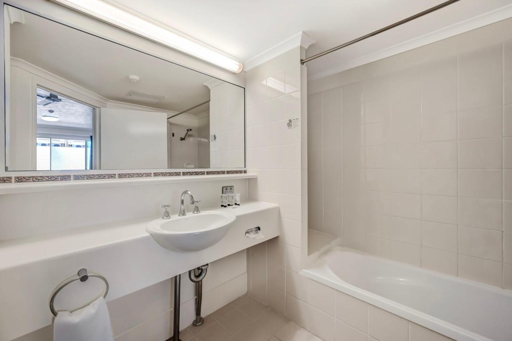 City Oasis Inn Townsville, Surestay Collection By BW Exterior photo
